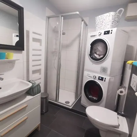 5 2 Bathrooms 1 Kitchen 1 Piano Kuehlungsborn
