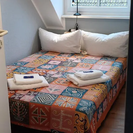 5 2 Bathrooms 1 Kitchen 1 Piano * Kuehlungsborn