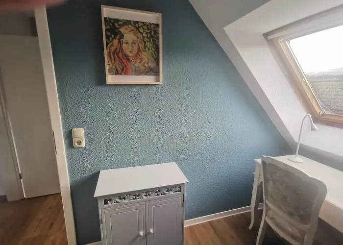 5 2 Bathrooms 1 Kitchen 1 Piano شقة