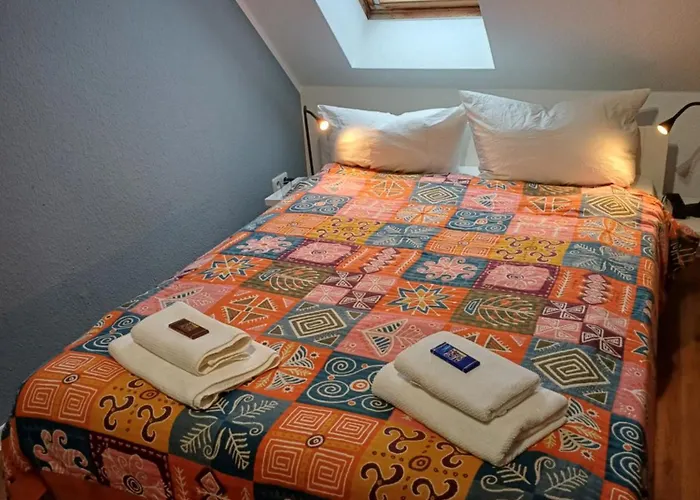 شقة 5 2 Bathrooms 1 Kitchen 1 Piano *